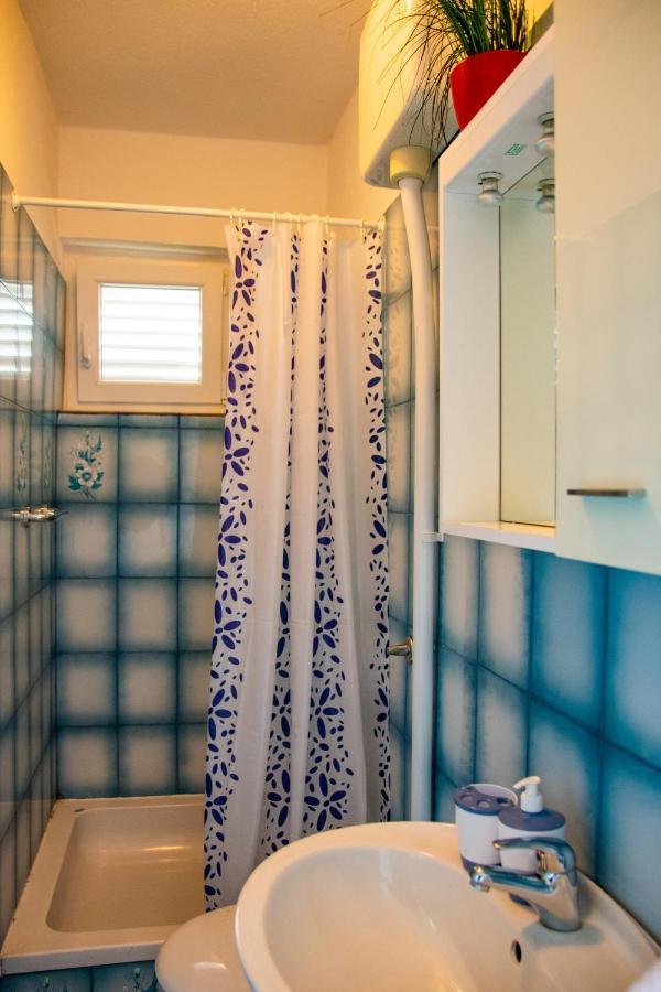 Apartment Tony - 2Bdr Beachfront 야드리야 외부 사진